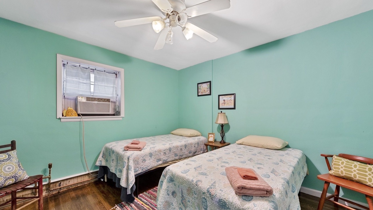 Photo of Bedroom in Cottage Line