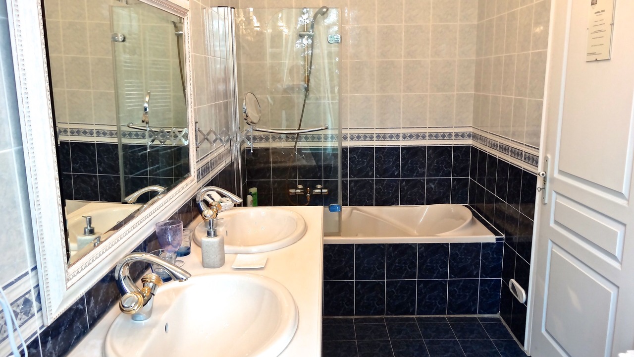 Photo of Bathroom in Tournon-Saint-Pierre