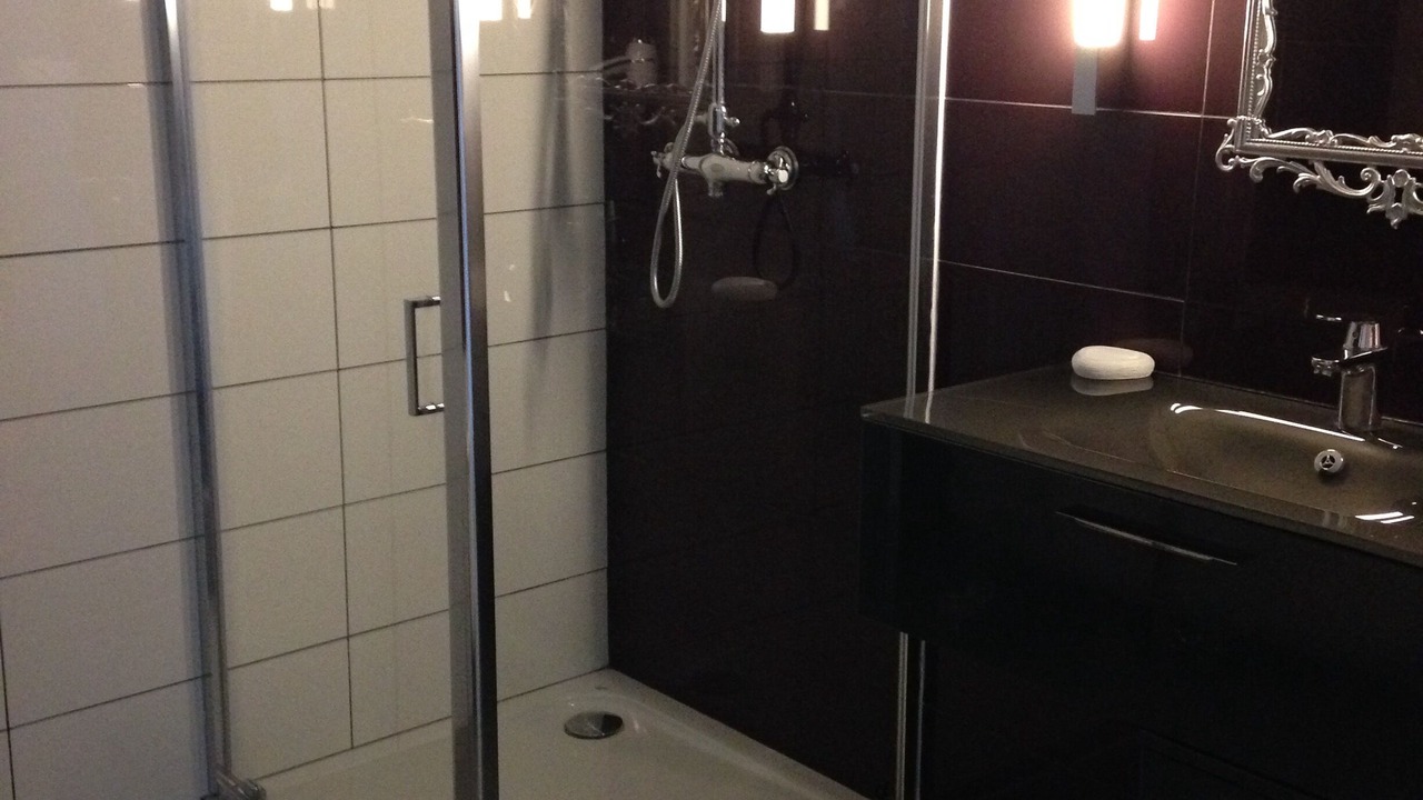Photo of Bathroom in Oeyreluy