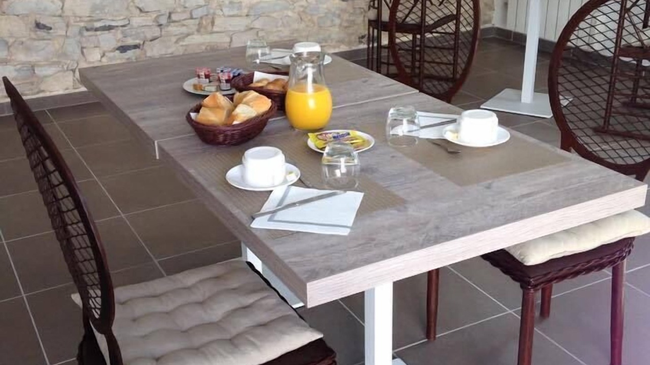 Photo of Others in Oeyreluy