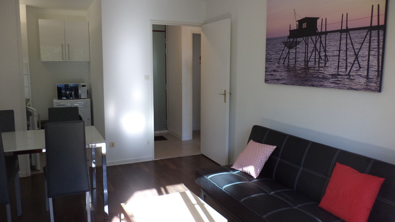 Photo of Livingroom in Hopitaux-Facultes