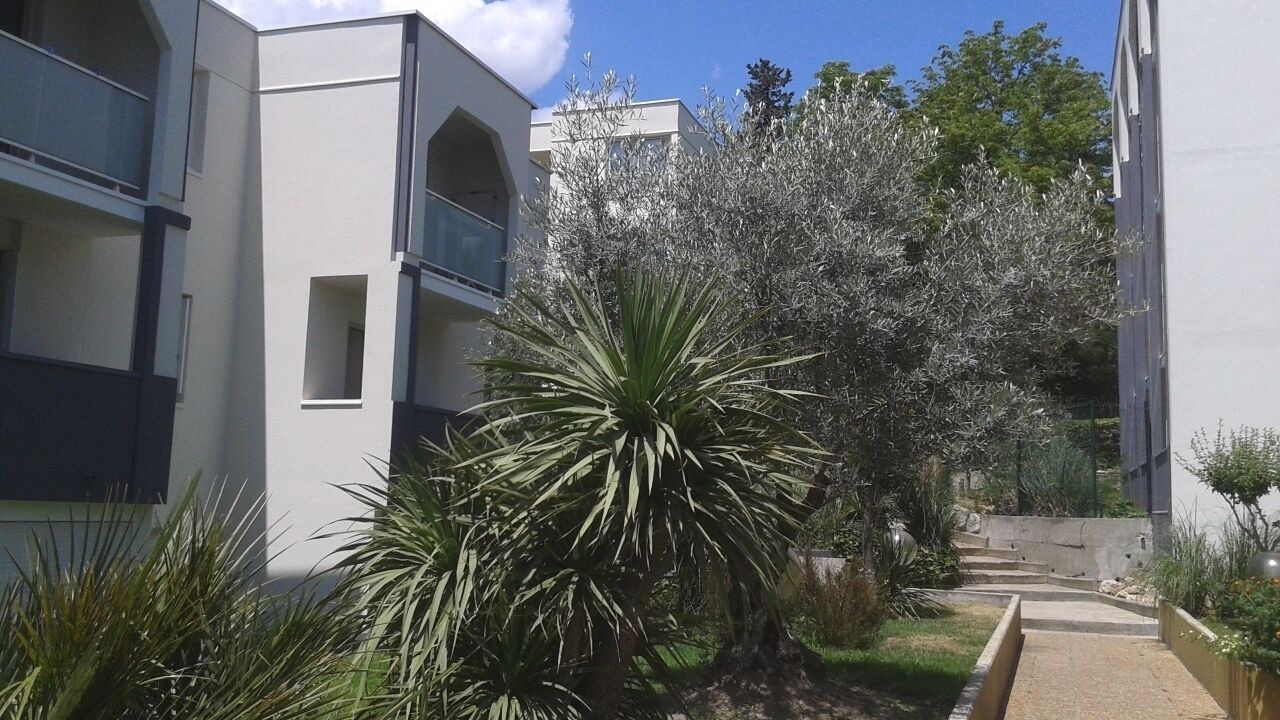 Photo of Outdoor in Hopitaux-Facultes