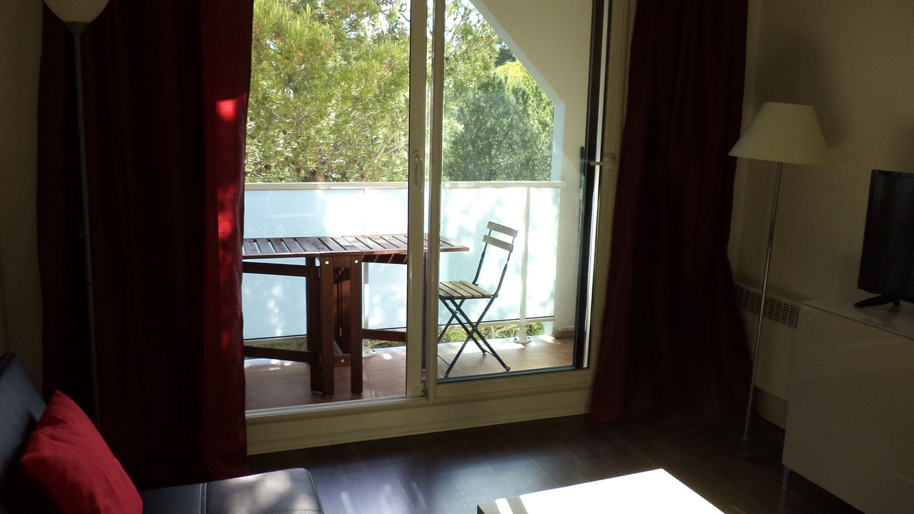 Photo of Livingroom in Hopitaux-Facultes