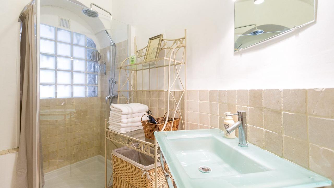 Photo of Bathroom in Quartier du Port