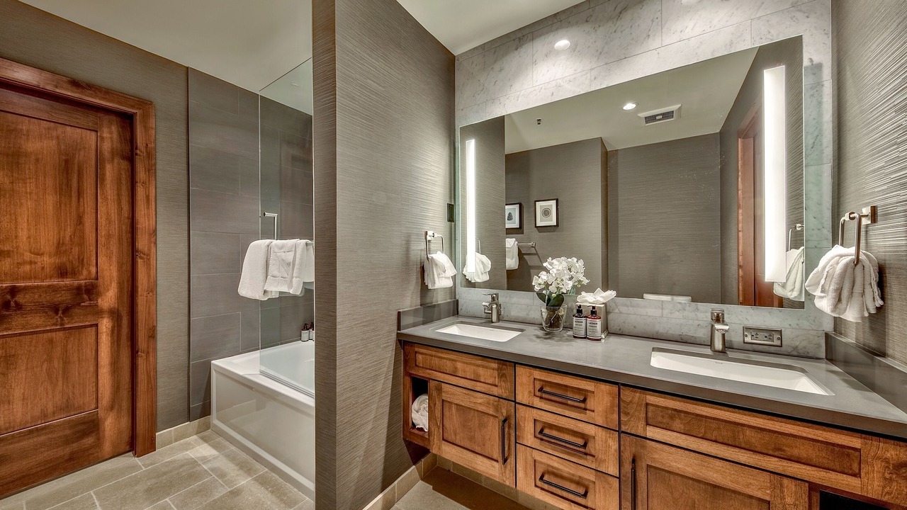 Photo of Bathroom in Lakeside Park