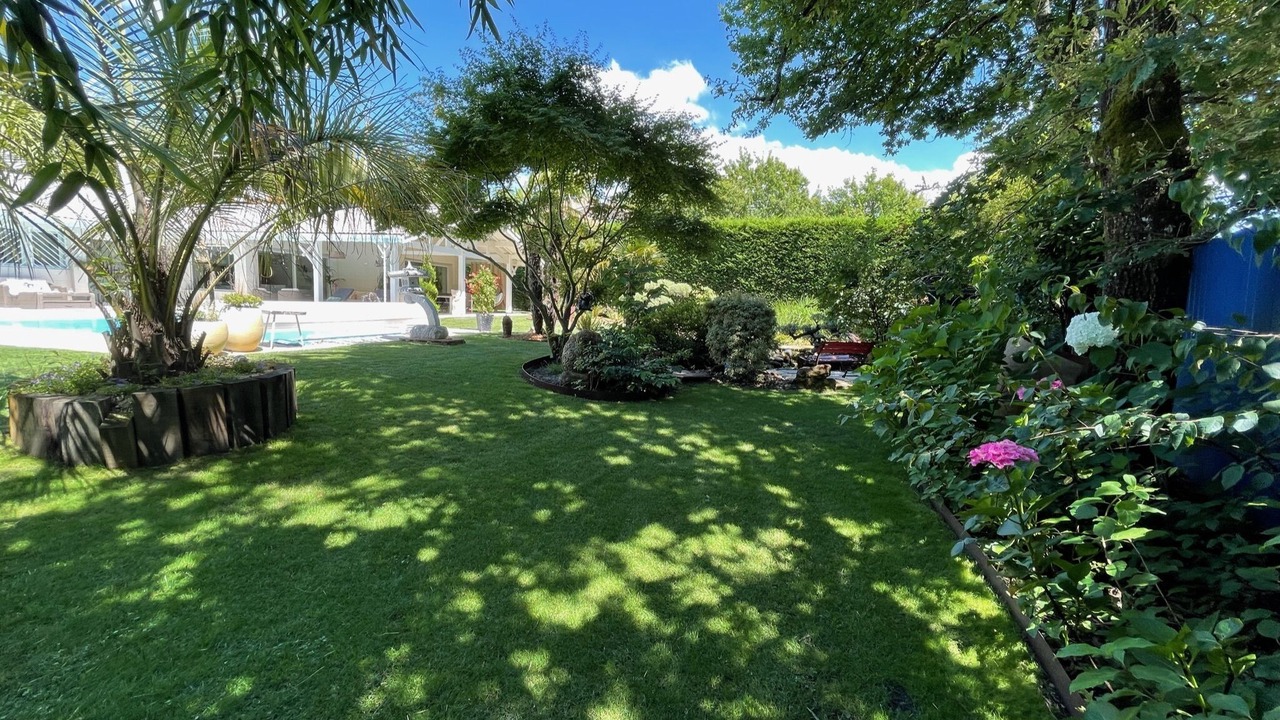 Photo of Outdoor in Lanton