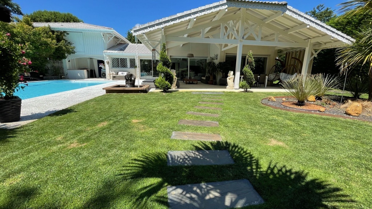 Photo of Outdoor in Lanton