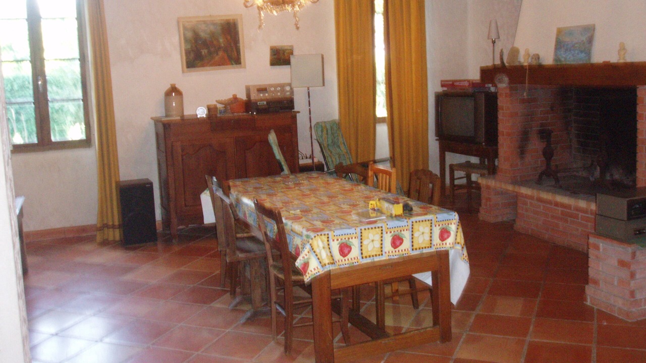 Photo of Others in Montesquieu