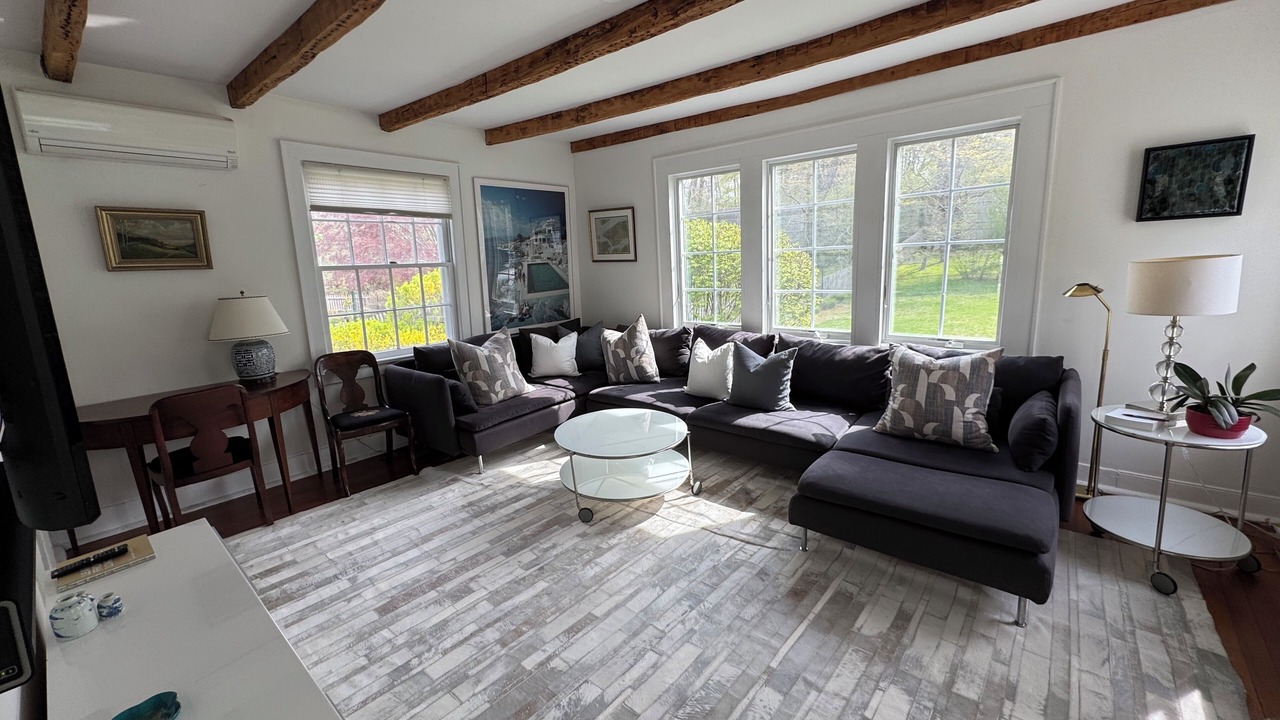 Photo of Livingroom in Shelter Island