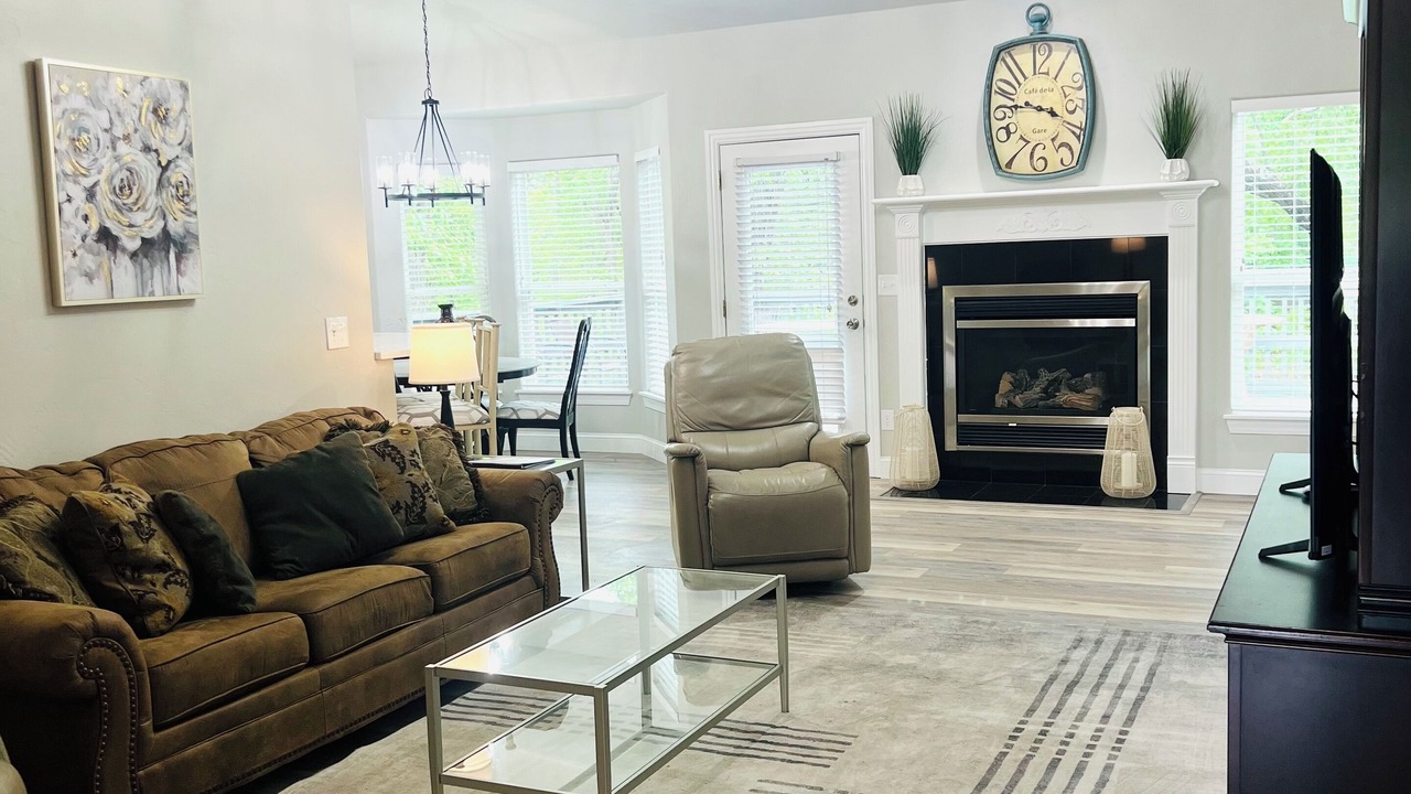 Photo of Livingroom in Grove