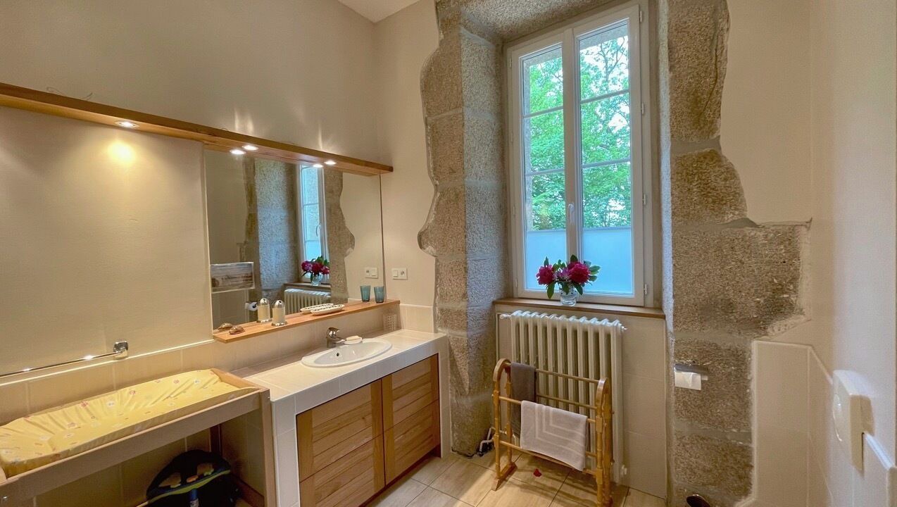Photo of Bathroom in Plounevez-Lochrist