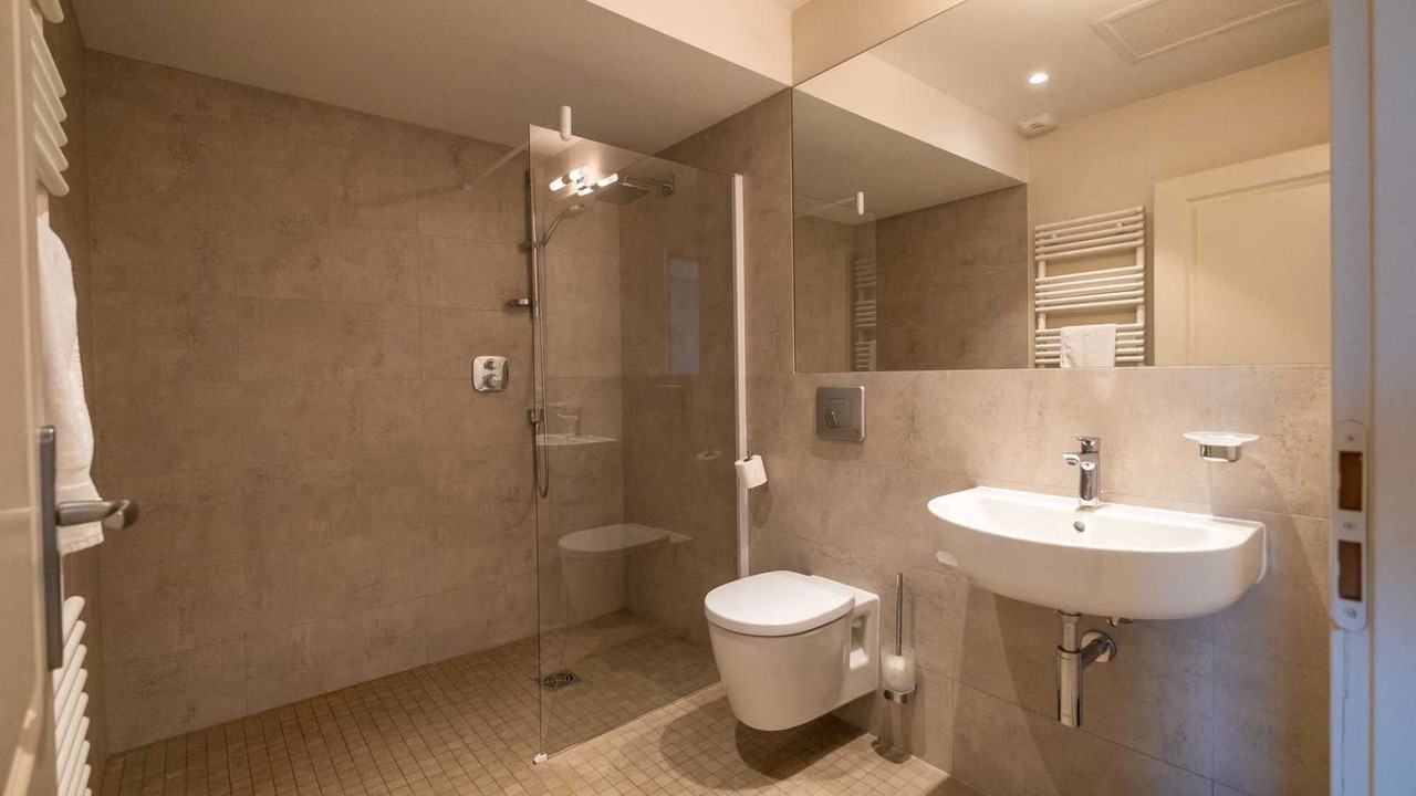 Photo of Bathroom in Castelnau-de-Montmiral