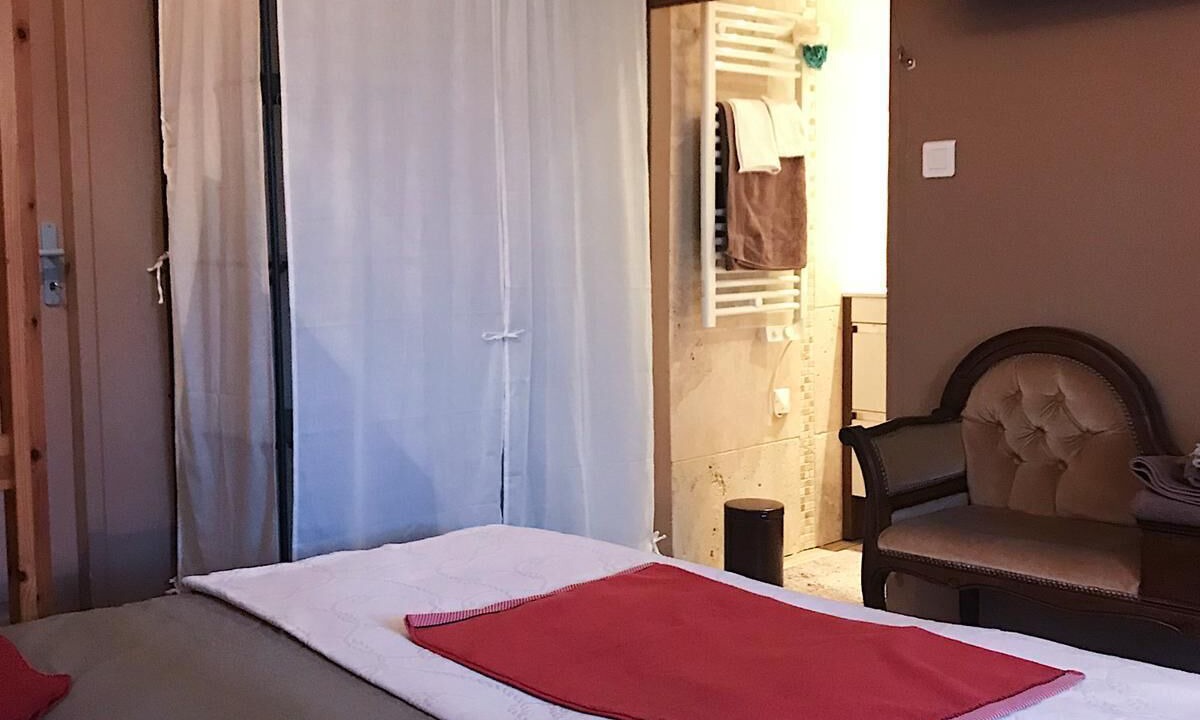 Photo of Bedroom in Lirac