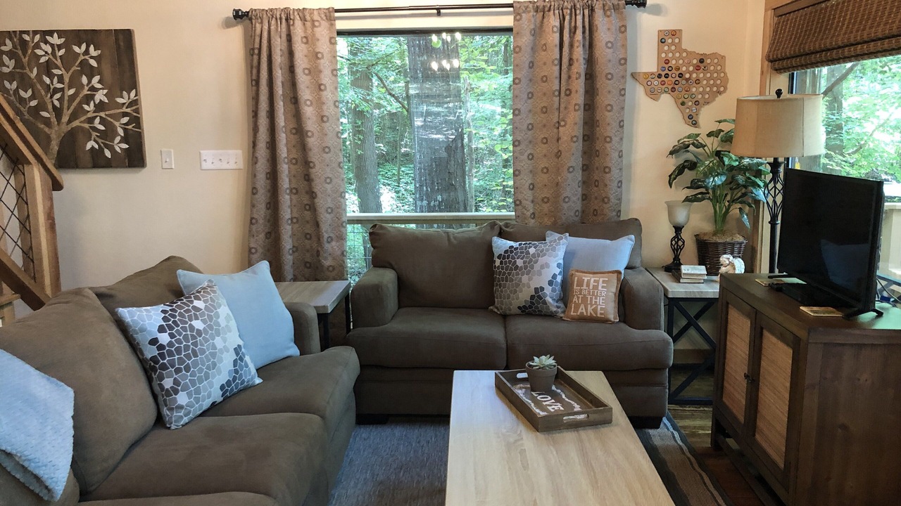 Photo of Livingroom in Scroggins