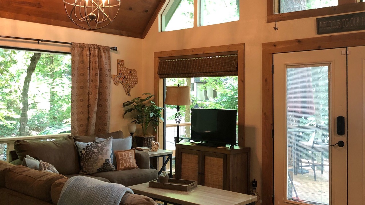 Photo of Livingroom in Scroggins