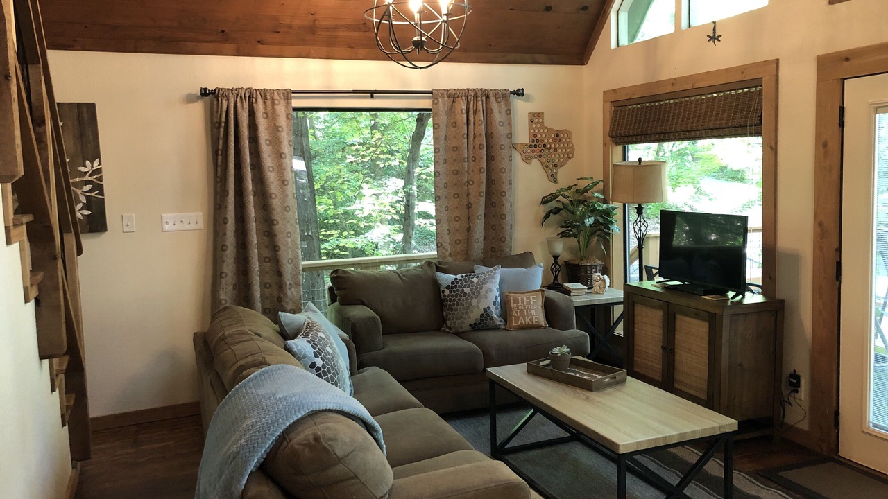 Photo of Livingroom in Scroggins