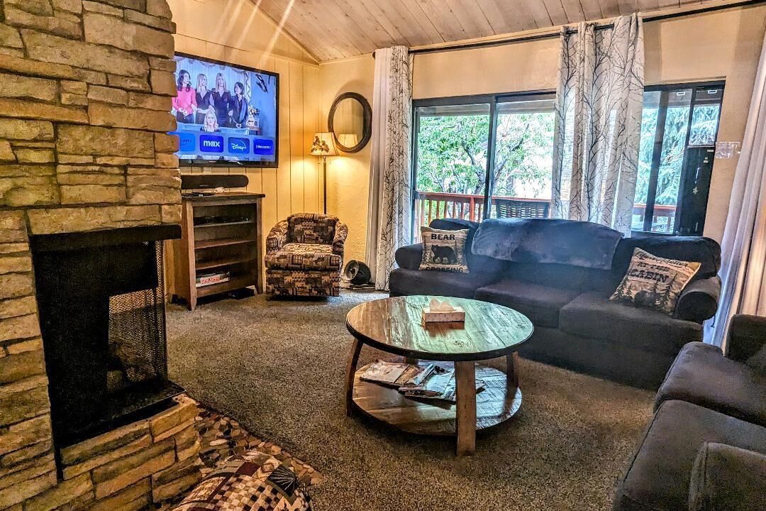 Photo of Livingroom in Big Bear Lake