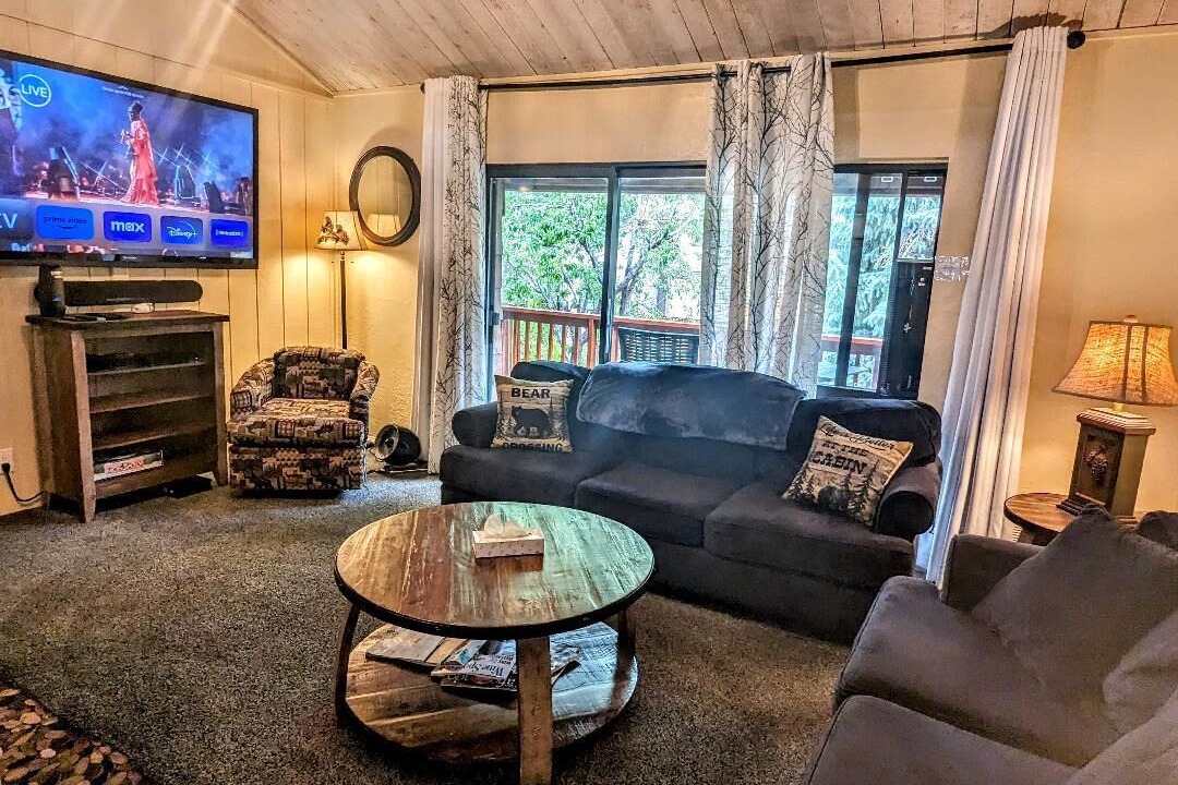 Photo of Livingroom in Big Bear Lake