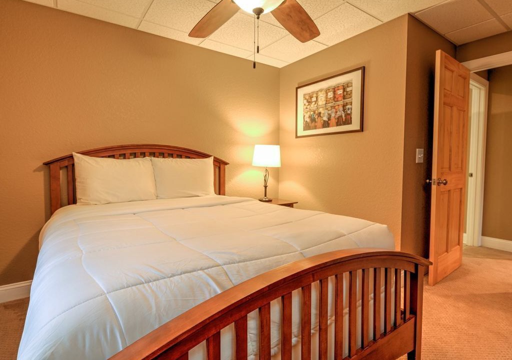 Photo of Bedroom in Laurel Lakes