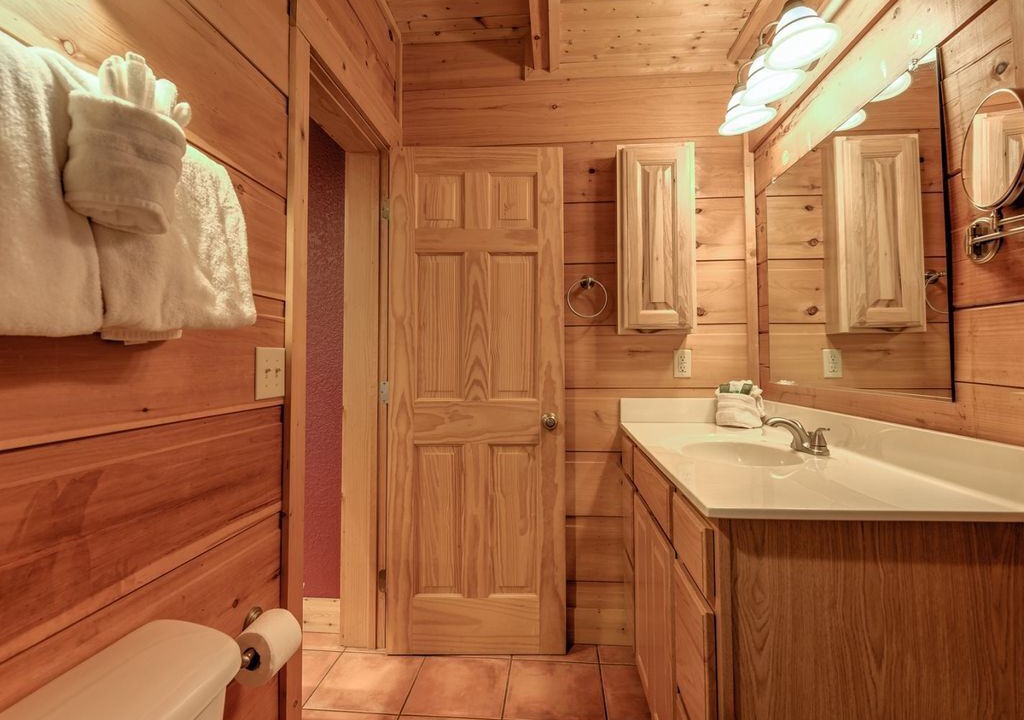 Photo of Bathroom in Laurel Lakes