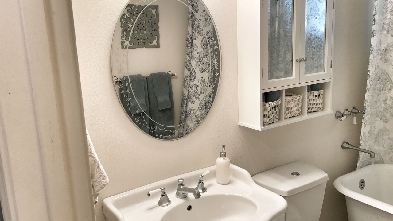 Photo of Bathroom in Greenland Hills