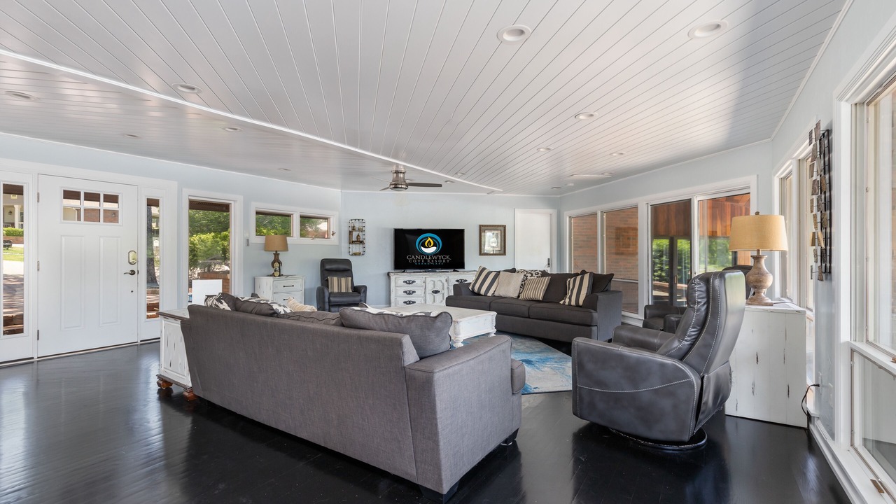 Photo of Livingroom in Grove
