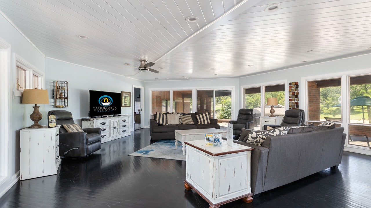 Photo of Livingroom in Grove