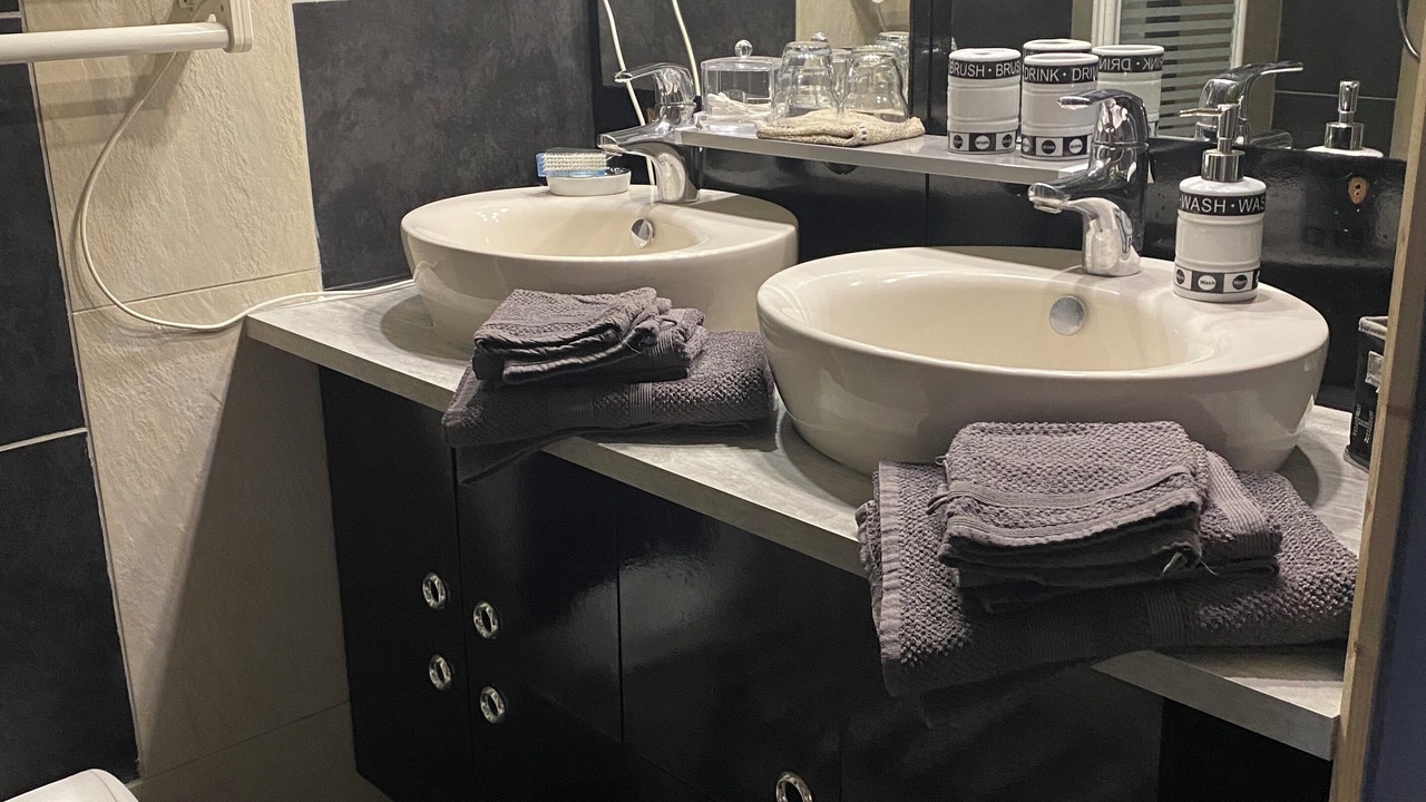 Photo of Bathroom in Saint-Maurice-Etusson