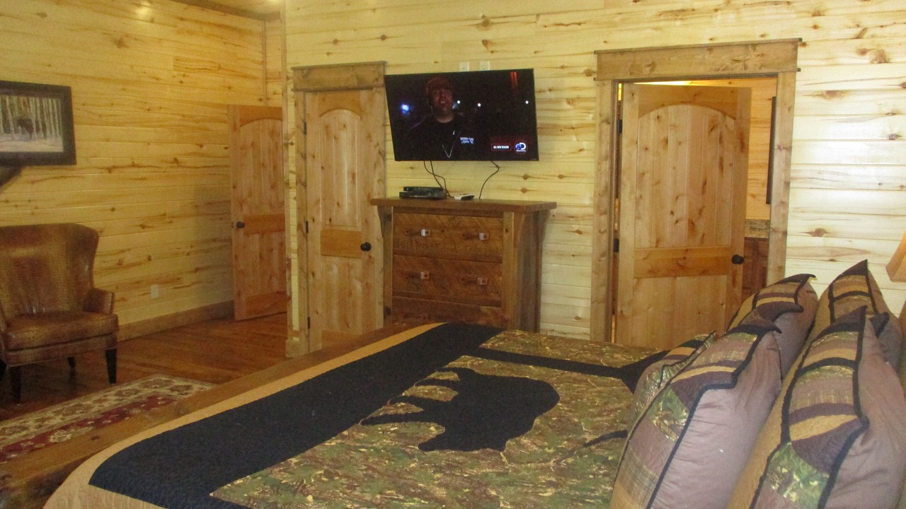 Photo of Bedroom in Broken Bow