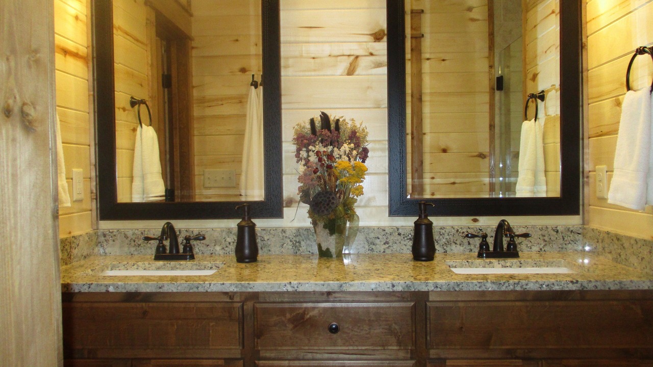 Photo of Bathroom in Broken Bow