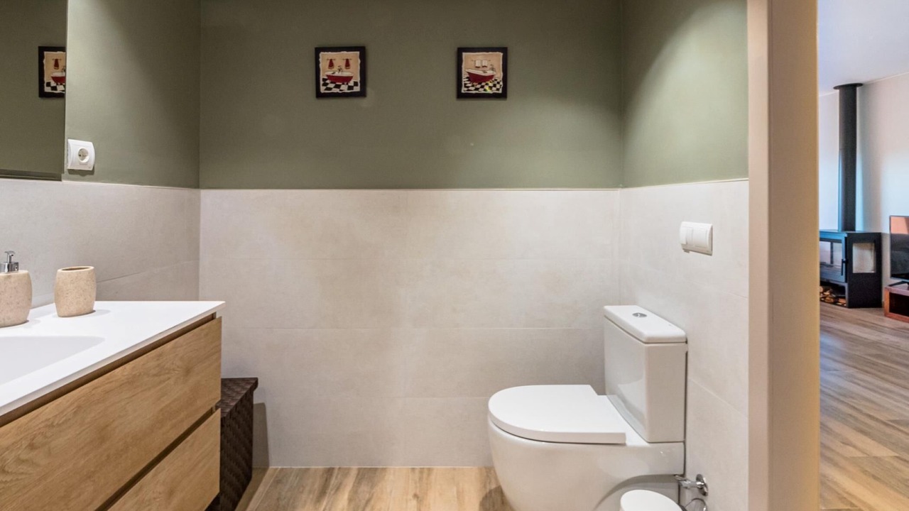 Photo of Bathroom in Albons