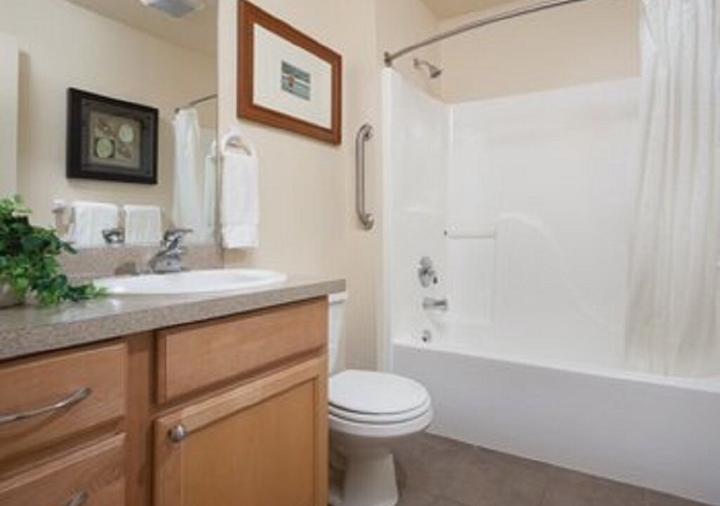 Photo of Bathroom in Gleneden Beach