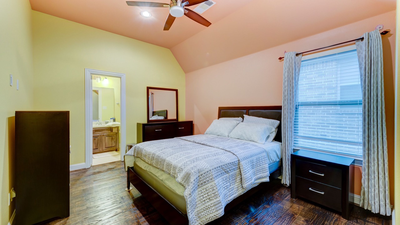 Photo of Bedroom in Las Colinas