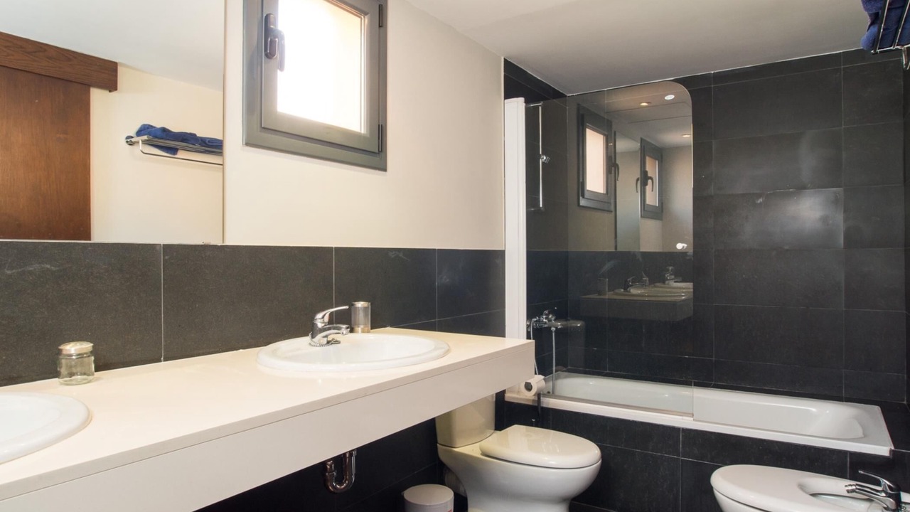 Photo of Bathroom in Albons