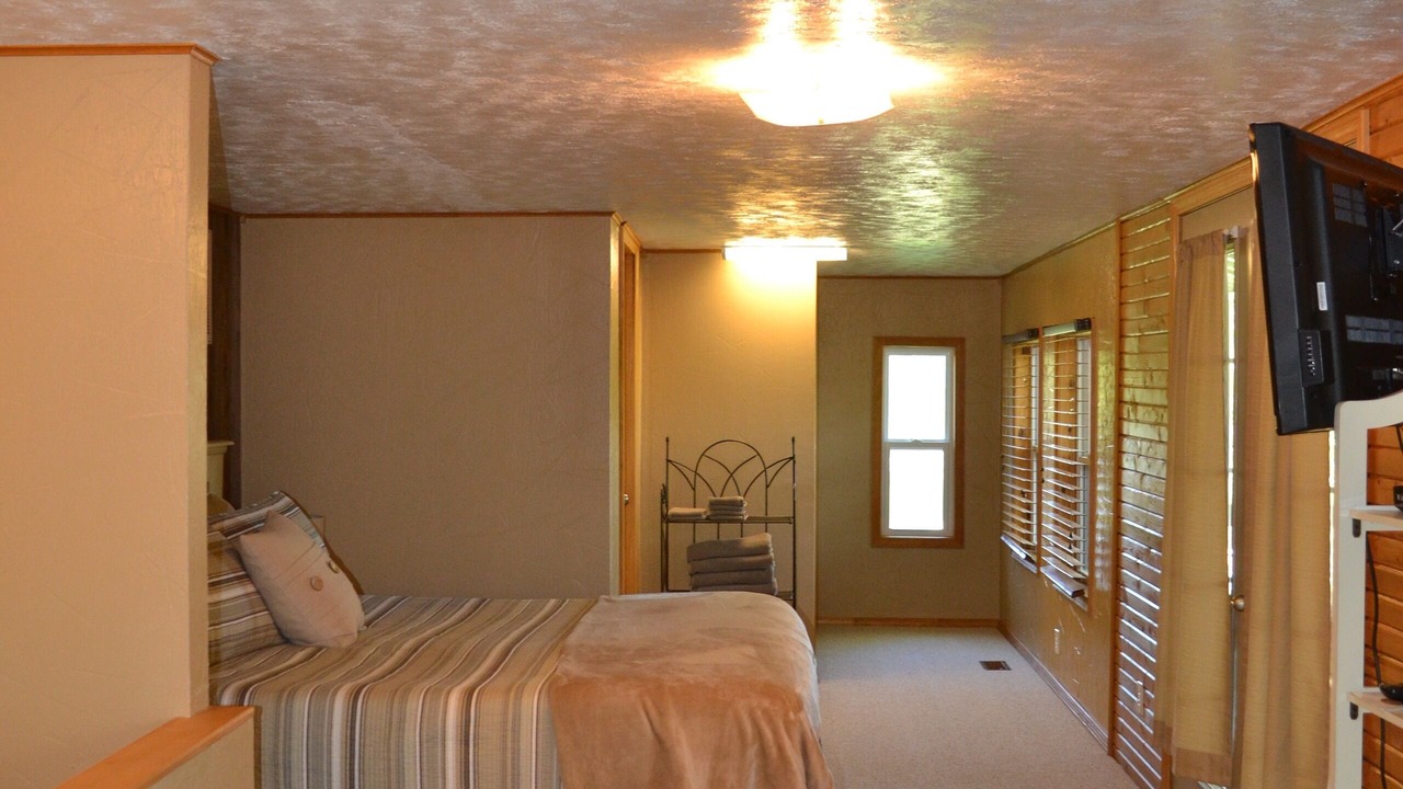 Photo of Bedroom in Shell Knob
