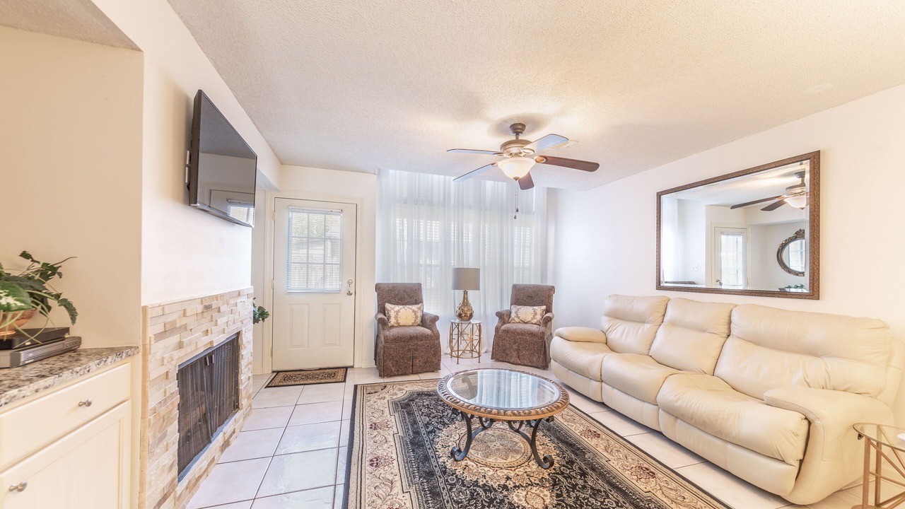 Photo of Livingroom in Lafayette