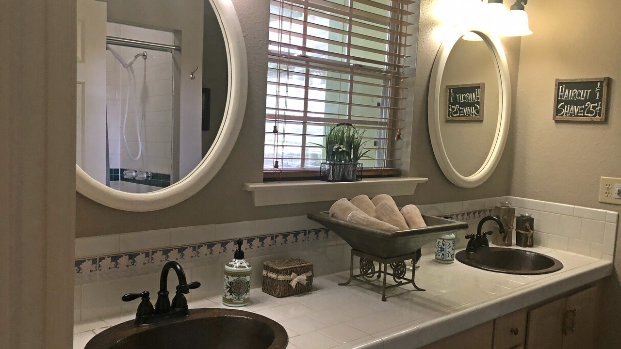 Photo of Bathroom in Enchanted Oaks