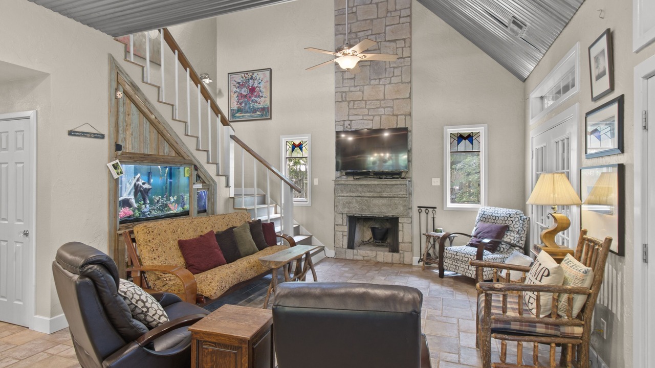 Photo of Livingroom in Enchanted Oaks