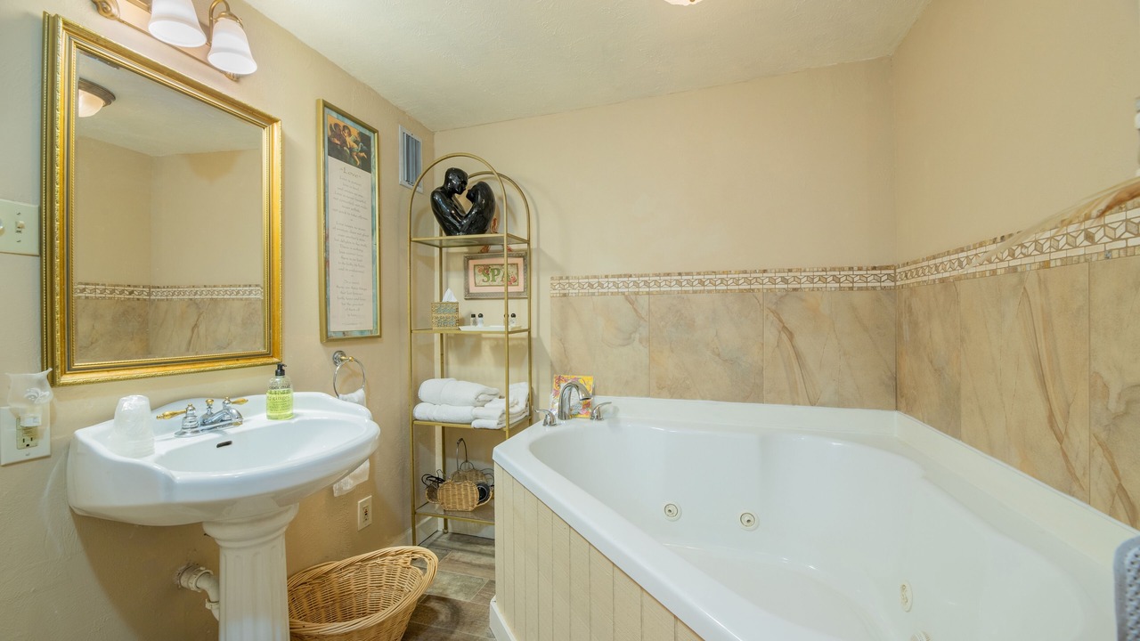 Photo of Bathroom in Carter Riverside