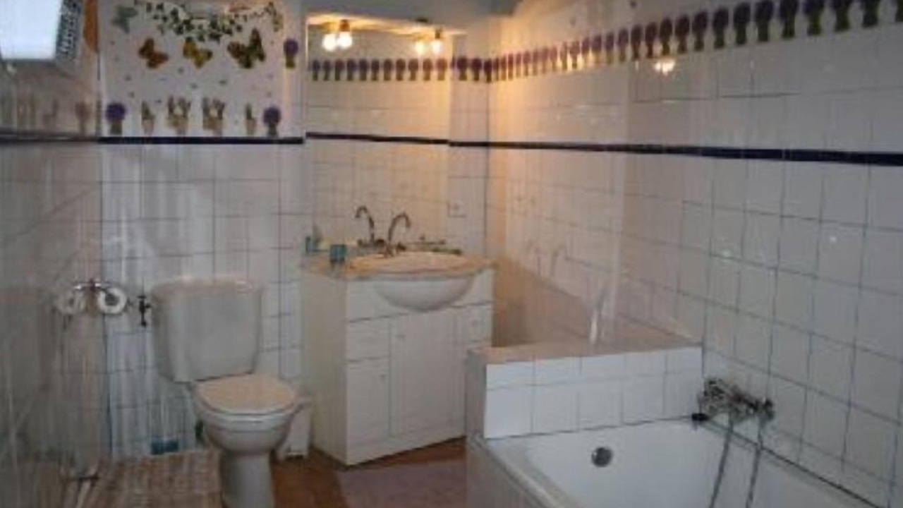 Photo of Bathroom in Montaren-et-Saint-Mediers
