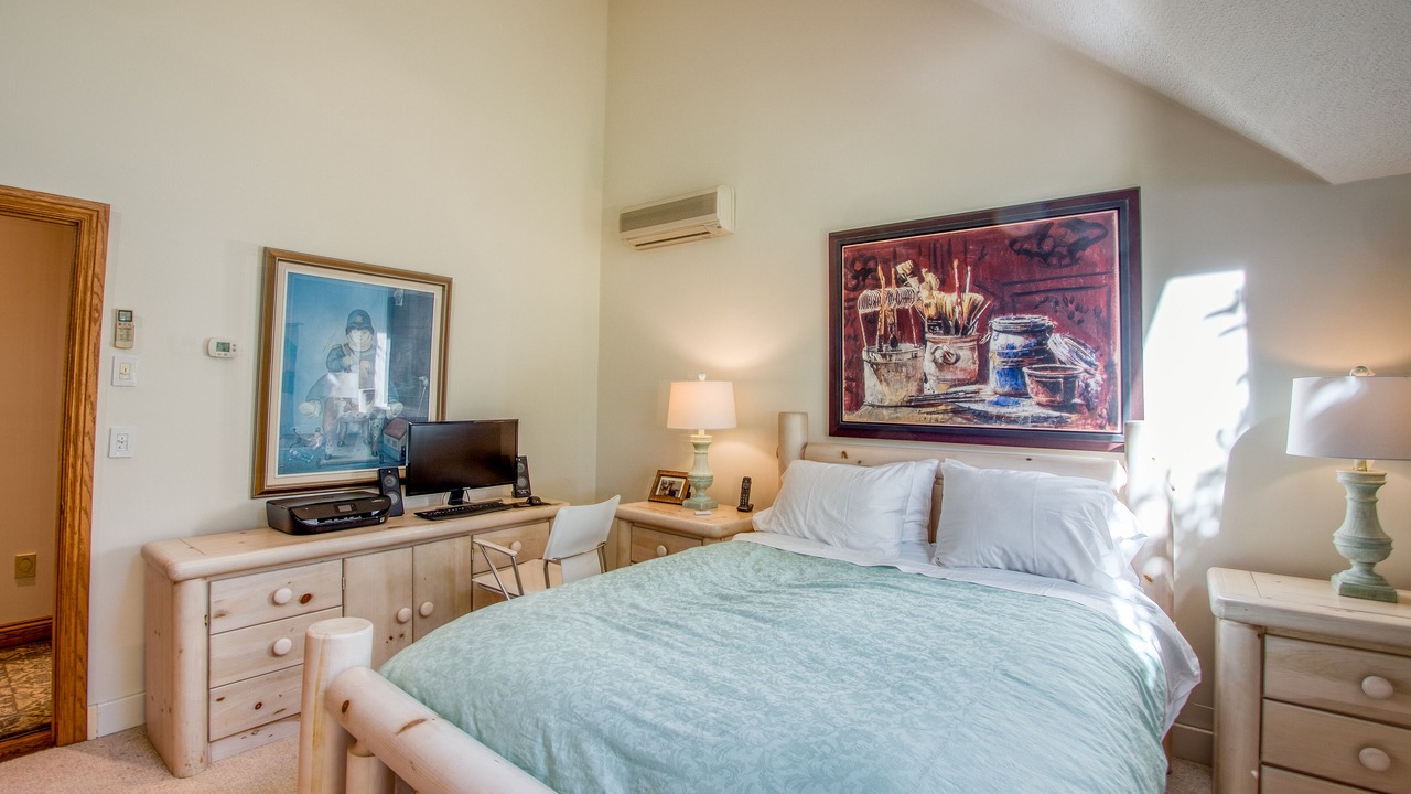 Photo of Bedroom in Stowe Area