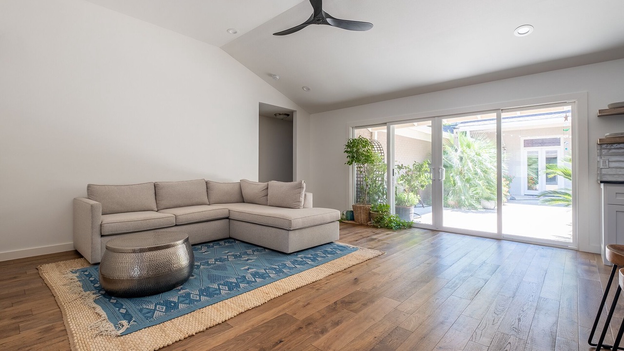 Photo of Livingroom in Barton Hills