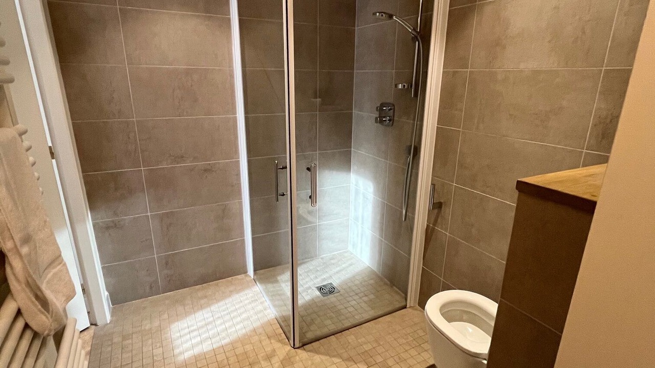 Photo of Bathroom in Castelnau-de-Montmiral