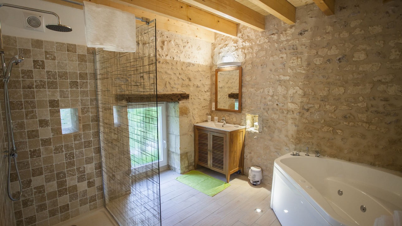 Photo of Bathroom in Velleches