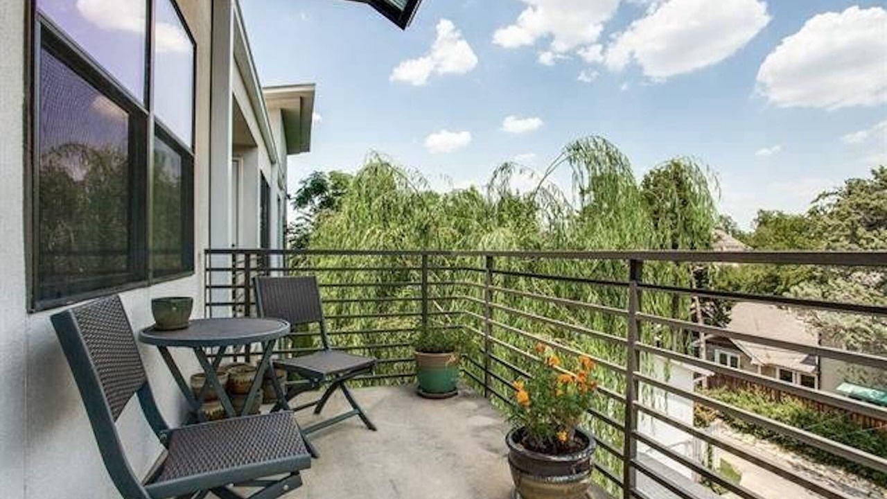 Photo of Outdoor in Oak Lawn