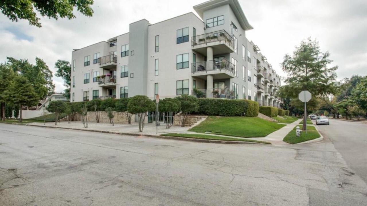 Photo of Outdoor in Oak Lawn
