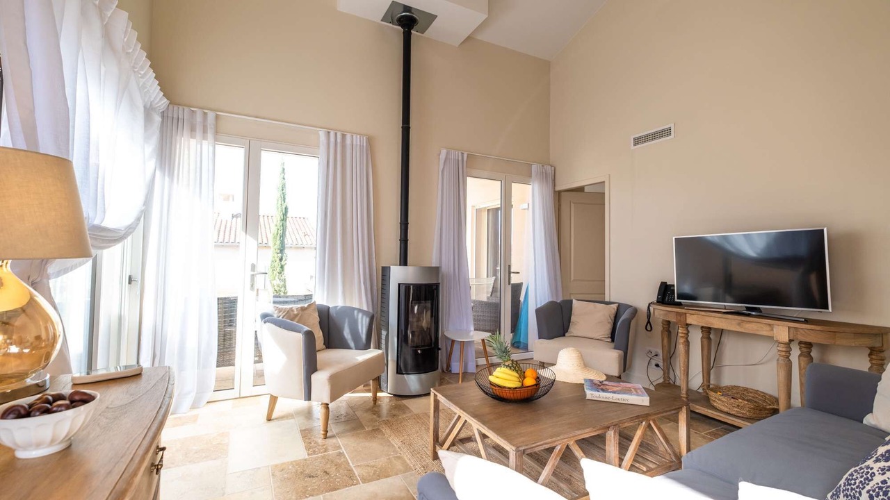 Photo of Livingroom in Castelnau-de-Montmiral