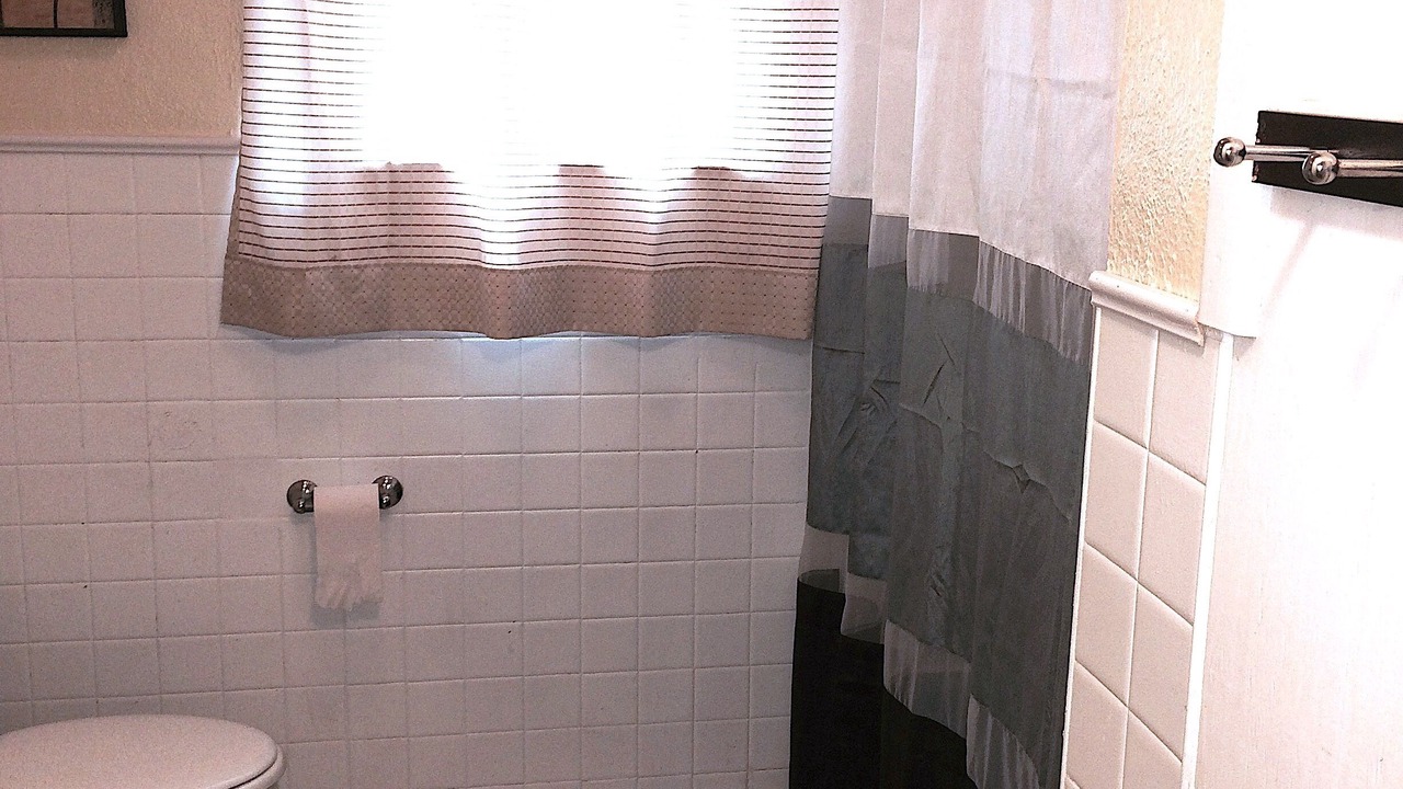 Photo of Bathroom in Northwest Los Angeles Heights