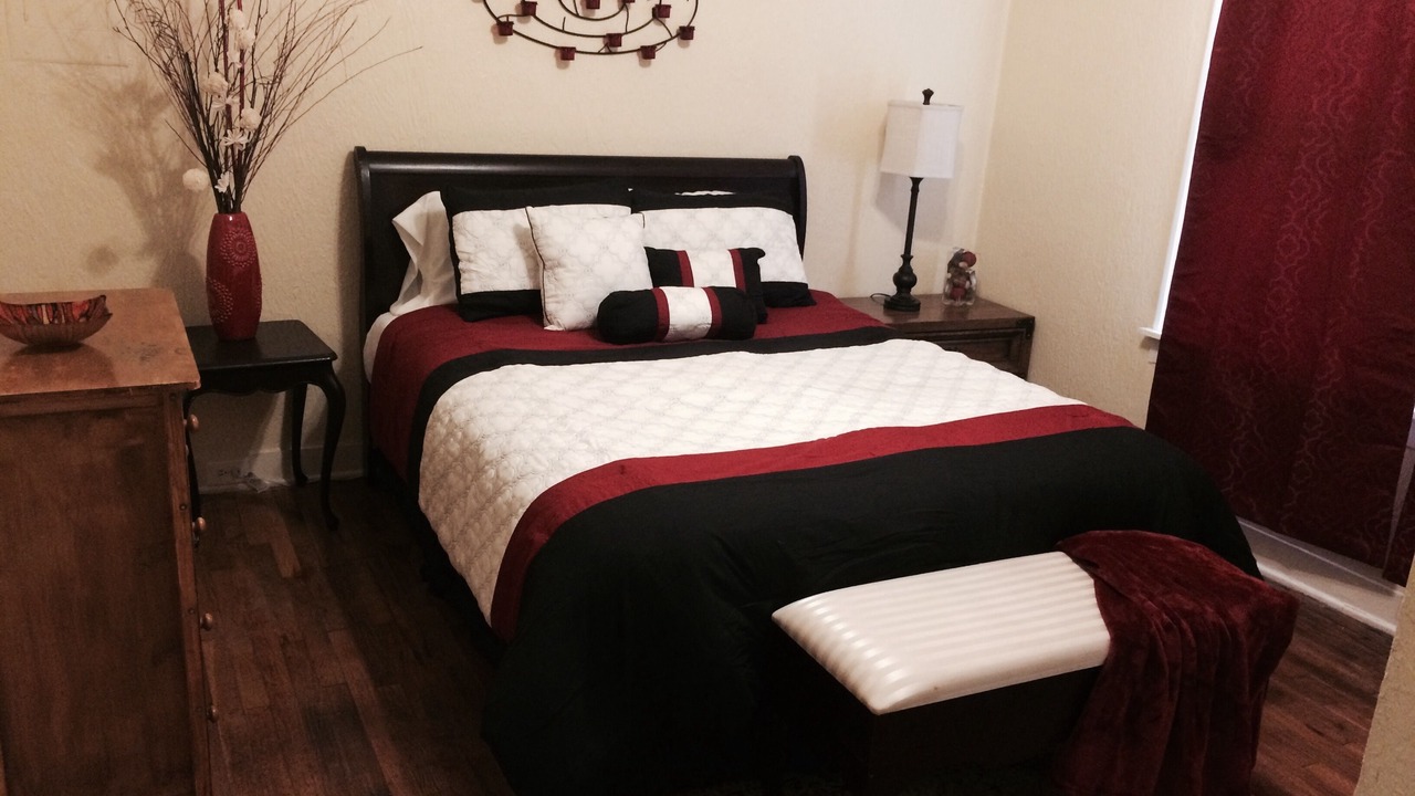 Photo of Bedroom in Northwest Los Angeles Heights