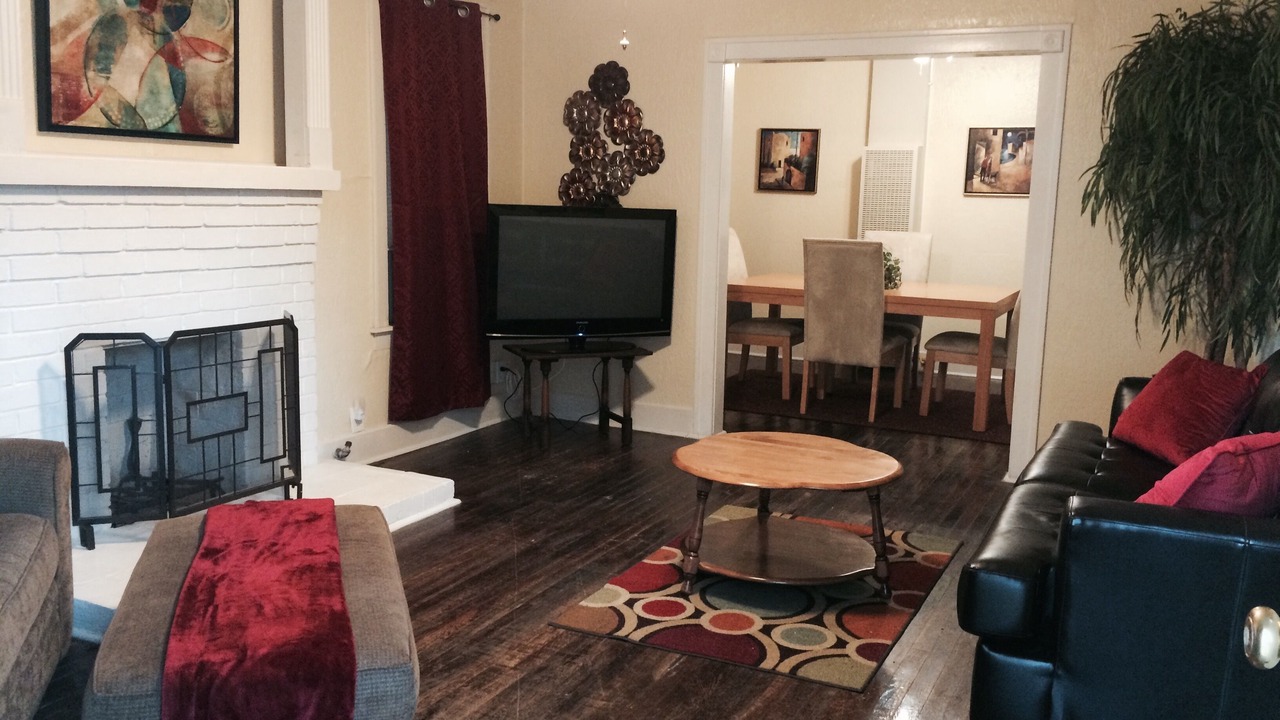 Photo of Livingroom in Northwest Los Angeles Heights